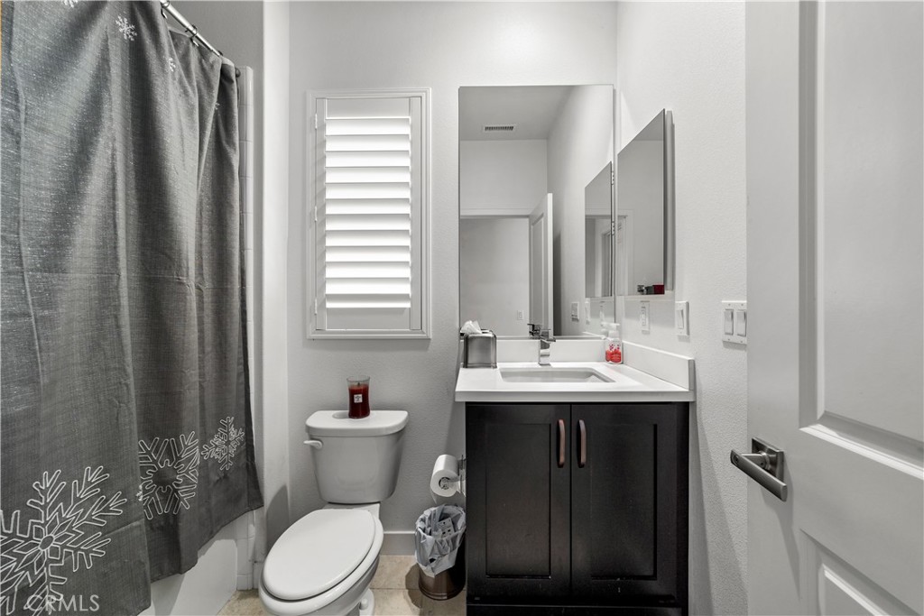 639 E Orange Blossom Way