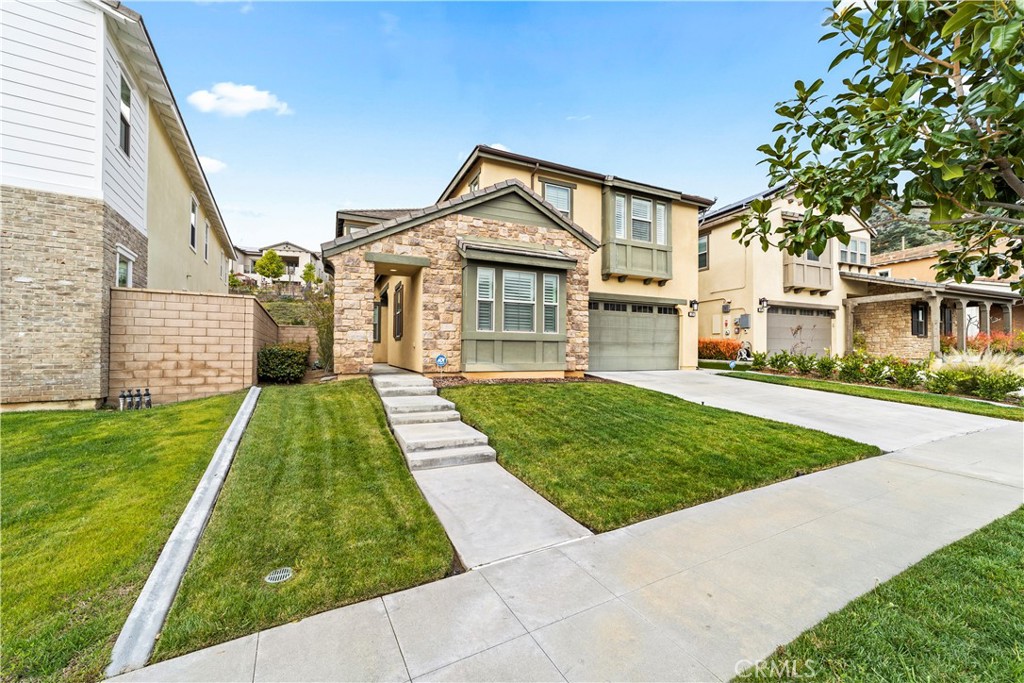 639 E Orange Blossom Way