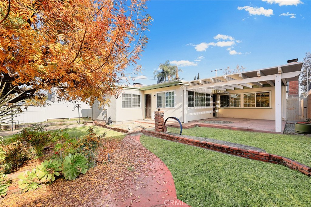 5765 N. Barranca Avenue