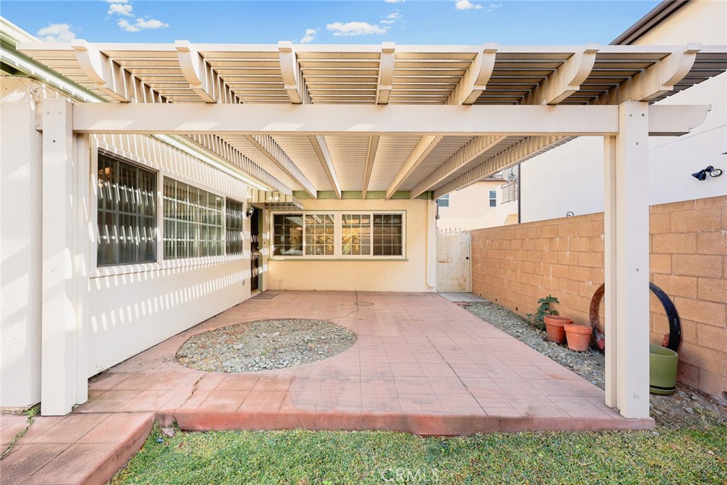 5765 N. Barranca Avenue