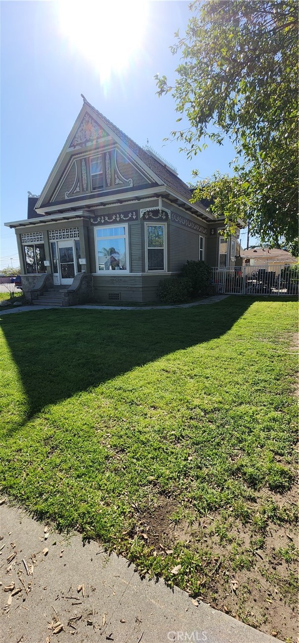403 N San Gabriel Avenue