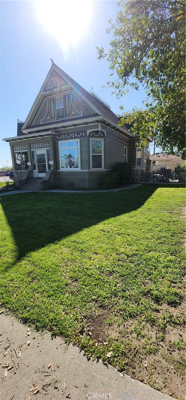 403 N San Gabriel Avenue