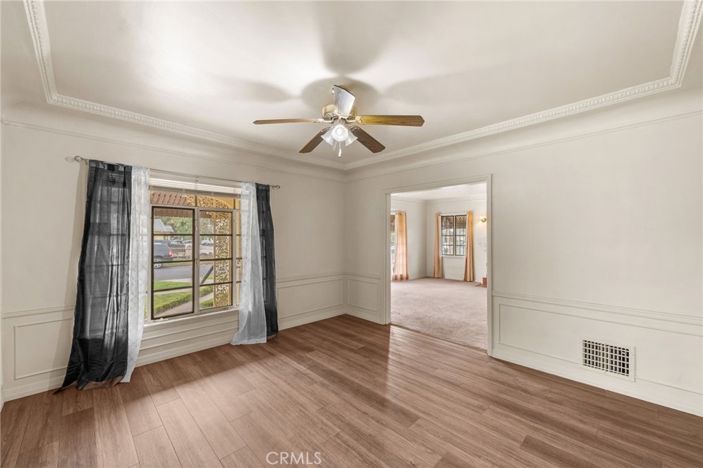 1257 W 60th Place