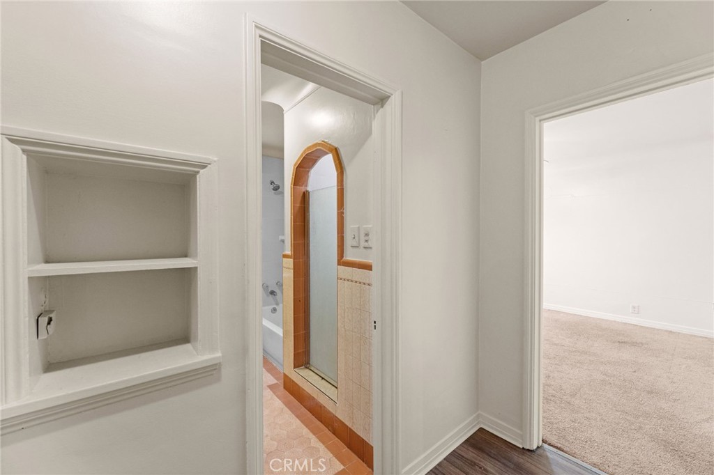 1257 W 60th Place