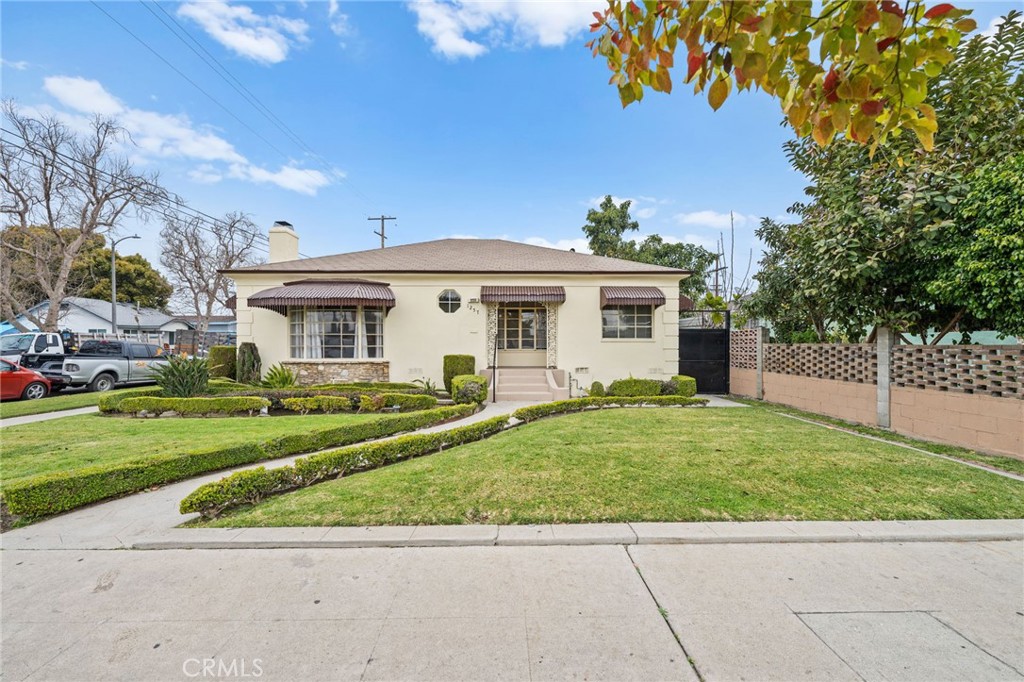 1257 W 60th Place