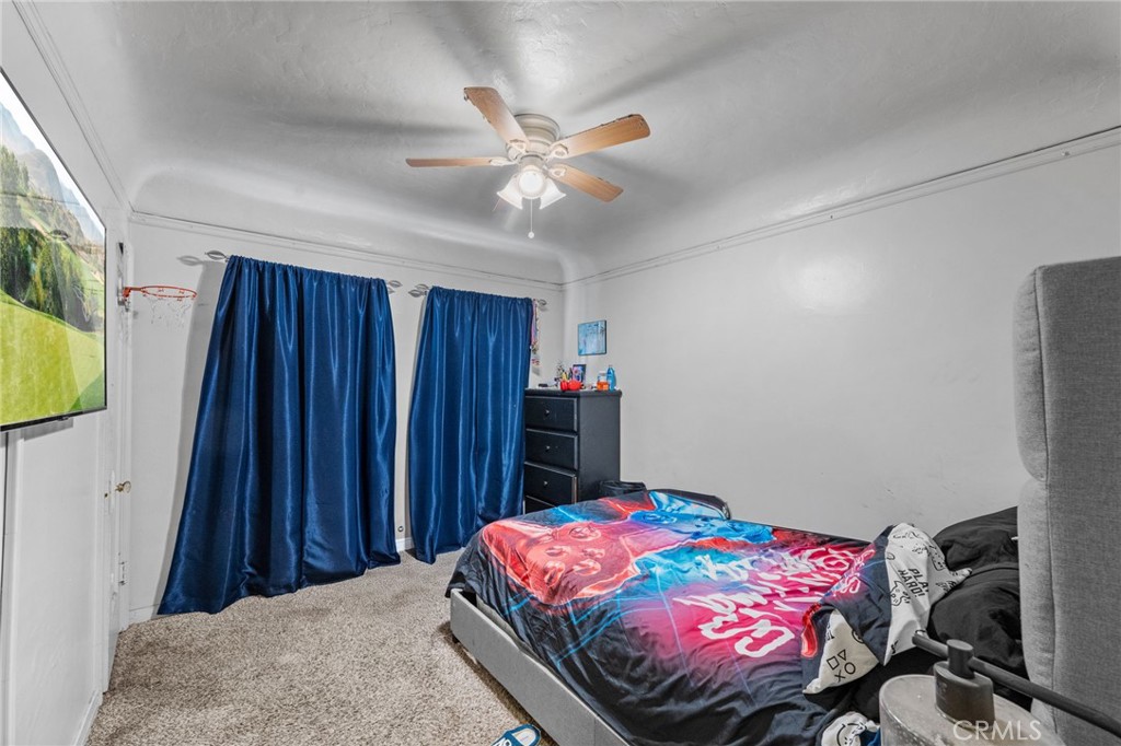 1257 W 60th Place