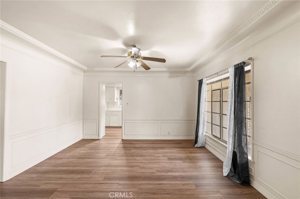 1257 W 60th Place