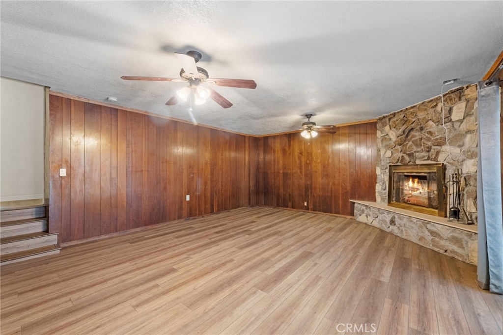 1257 W 60th Place