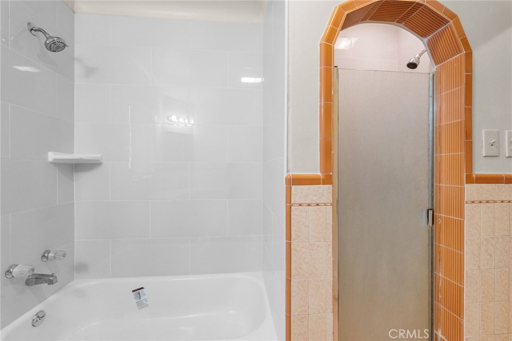 1257 W 60th Place