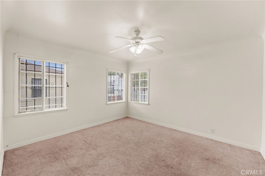 1257 W 60th Place