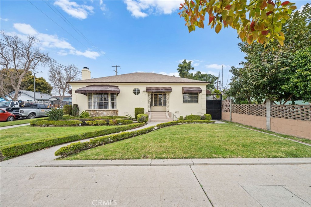 1257 W 60th Place