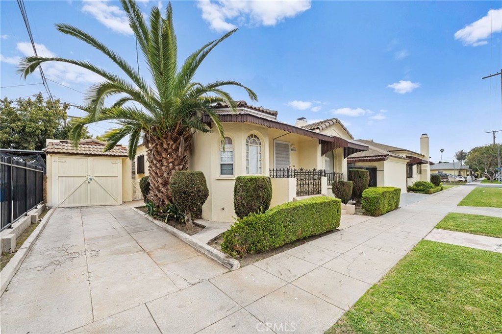 1257 W 60th Place