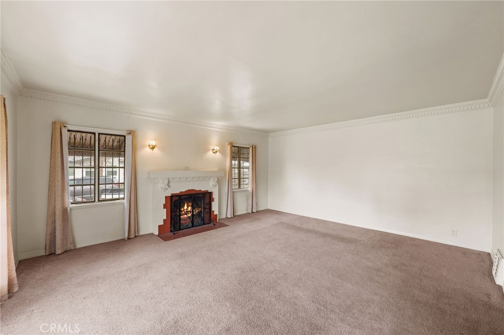 1257 W 60th Place