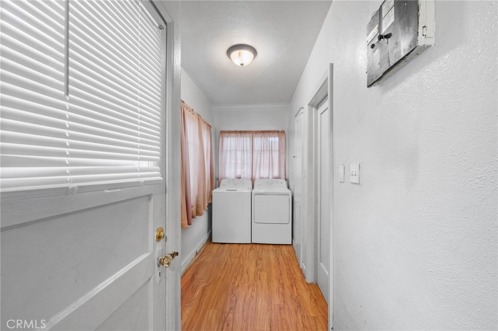 1257 W 60th Place