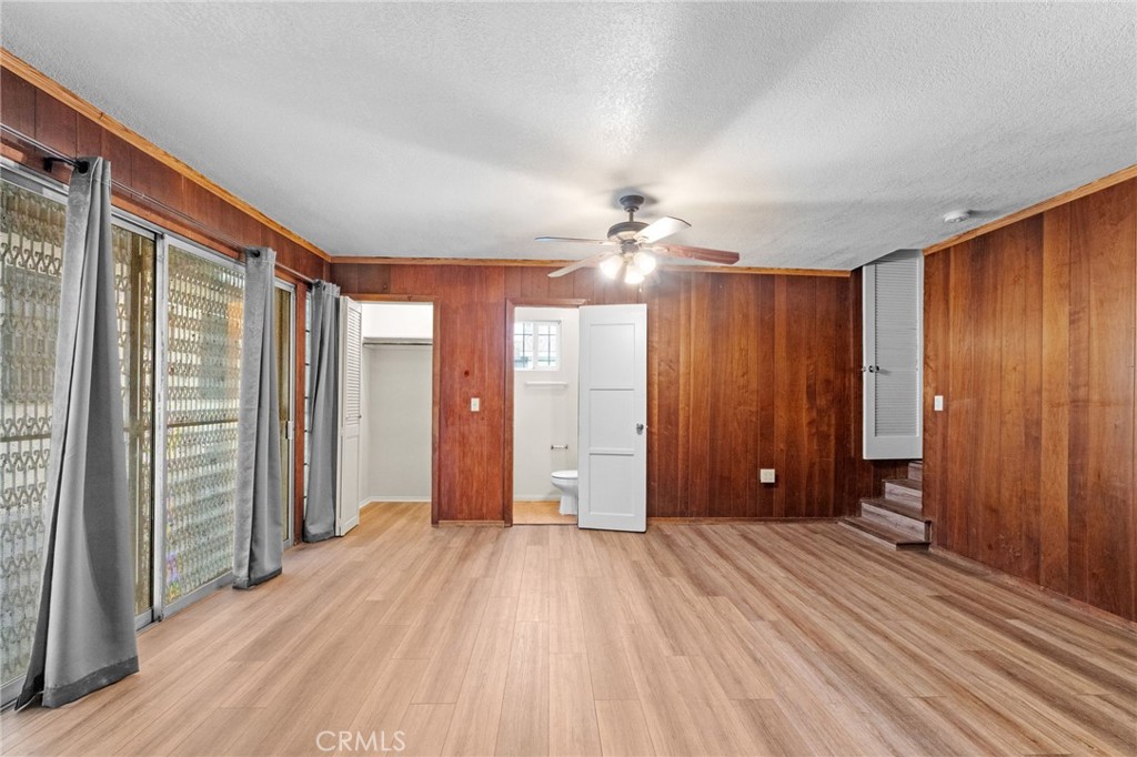 1257 W 60th Place