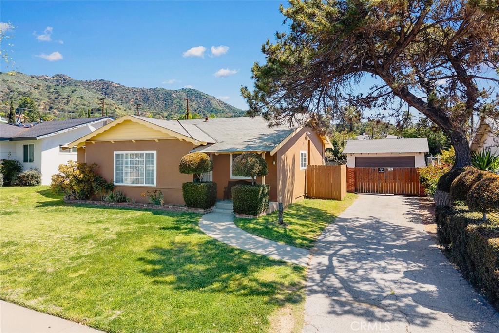 1338 N Azusa Avenue