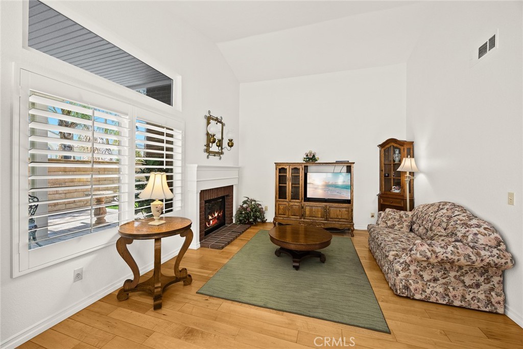 5787 Blackbird Lane
