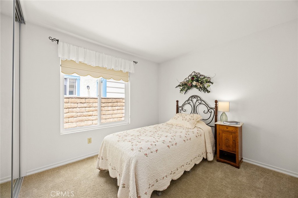 5787 Blackbird Lane