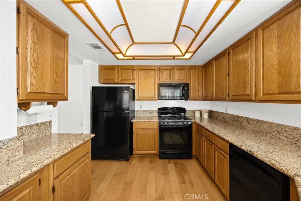 5787 Blackbird Lane