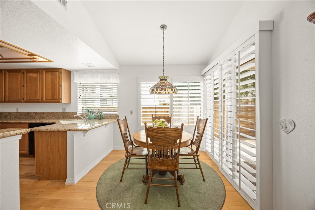 5787 Blackbird Lane