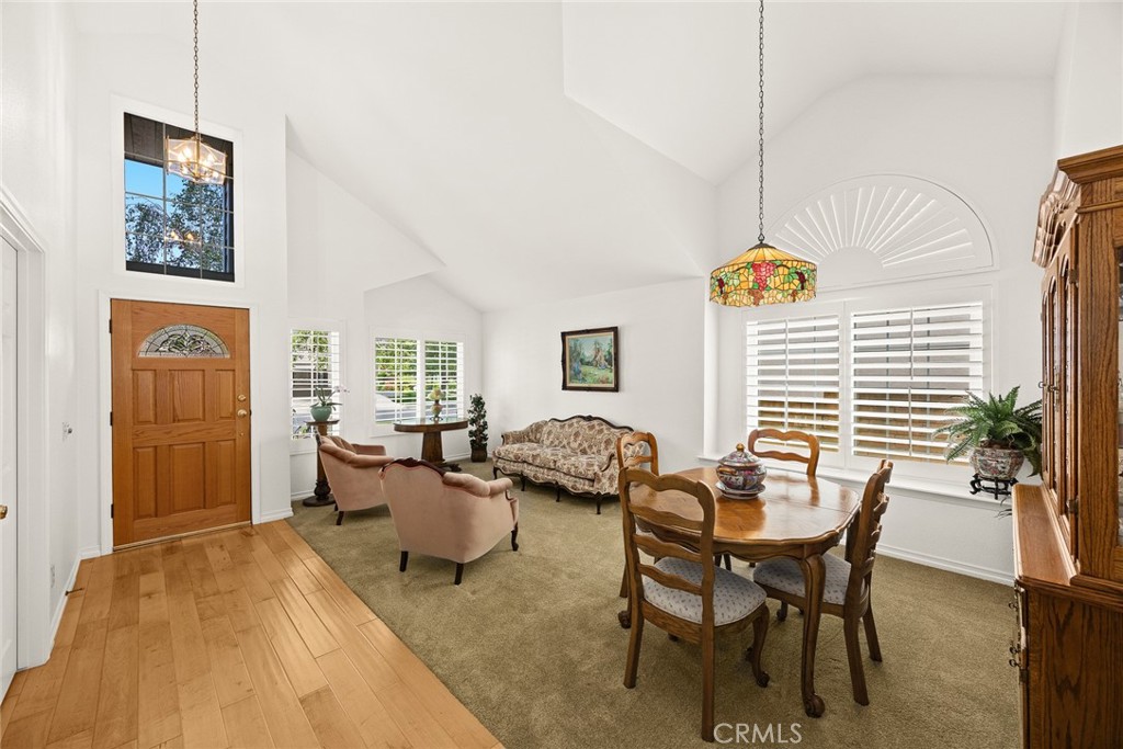 5787 Blackbird Lane