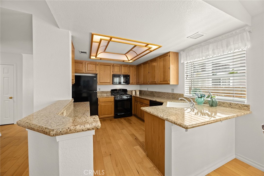 5787 Blackbird Lane