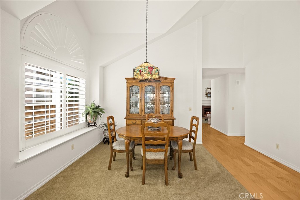 5787 Blackbird Lane