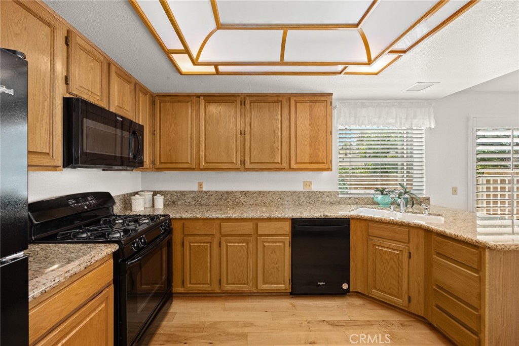 5787 Blackbird Lane