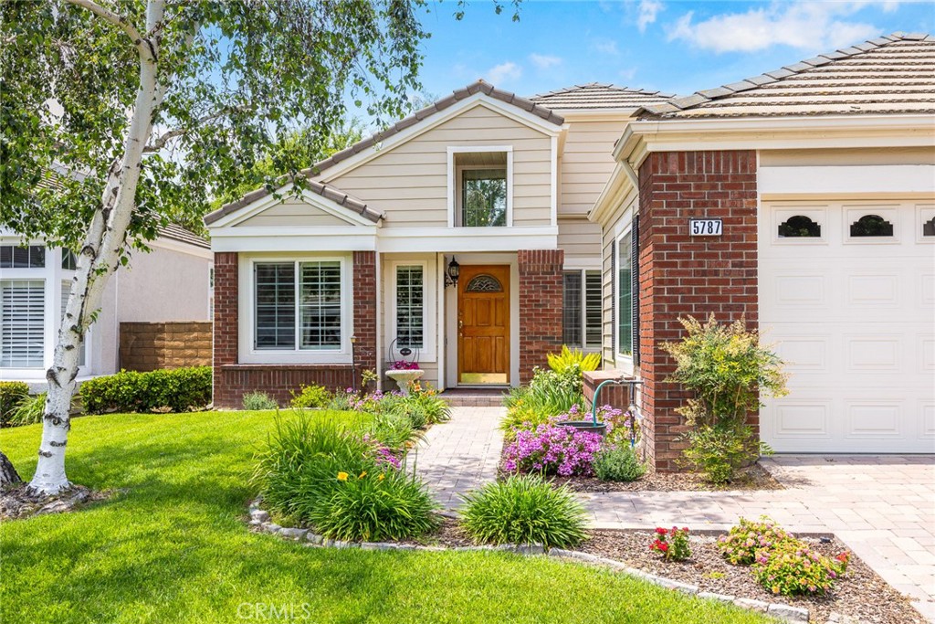 5787 Blackbird Lane