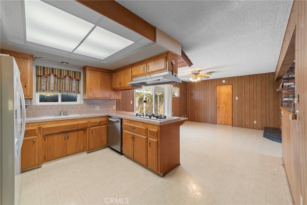 9066 E Fairview Avenue