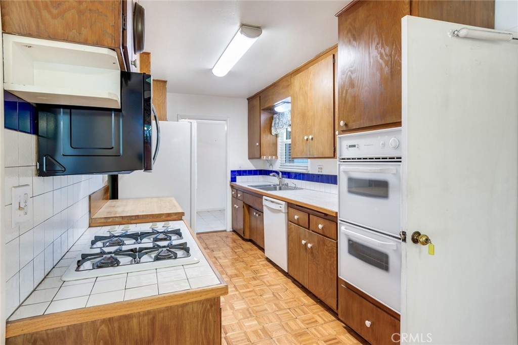 1242 N Dalton Avenue