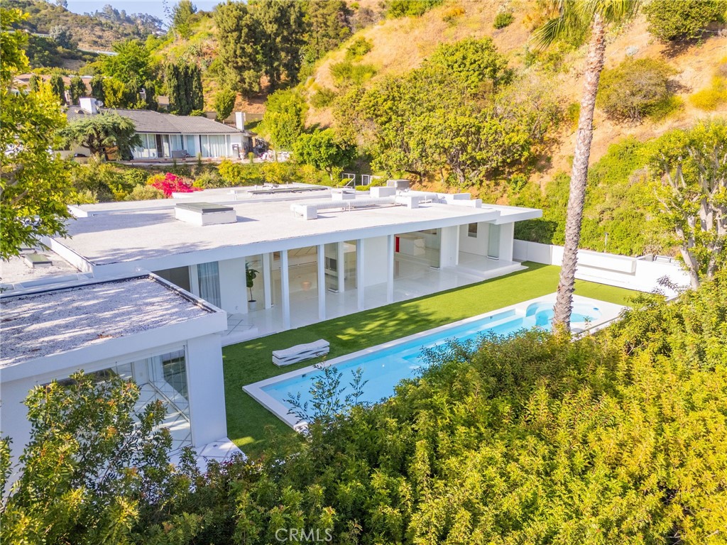 1046 N Hillcrest Road