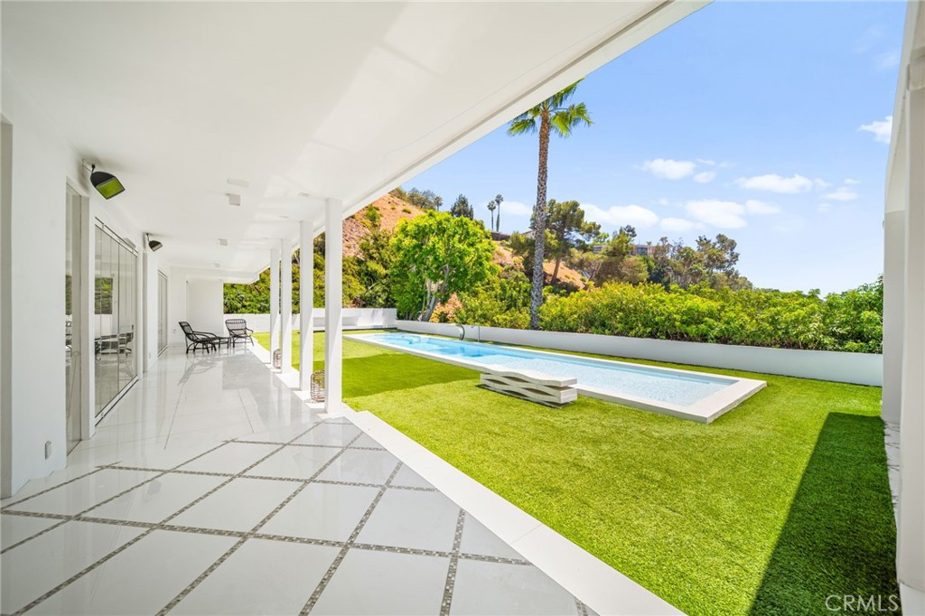 1046 N Hillcrest Road