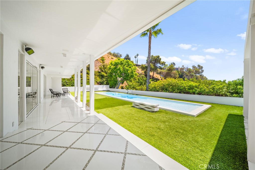 1046 N Hillcrest Road