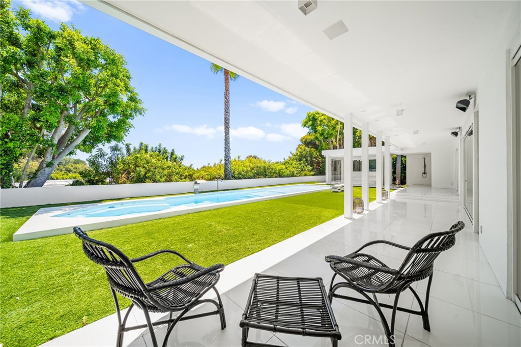 1046 N Hillcrest Road