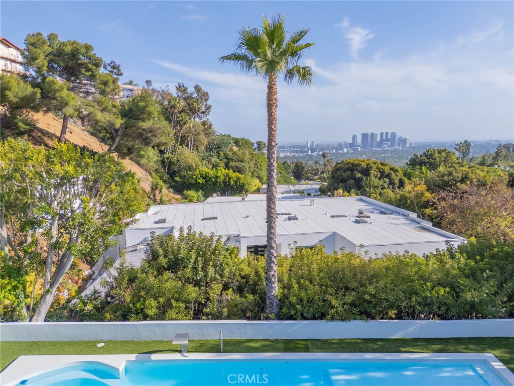 1046 N Hillcrest Road