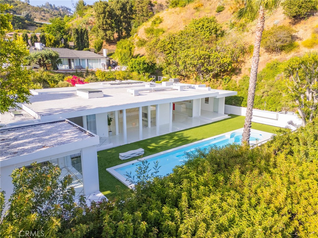 1046 N Hillcrest Road