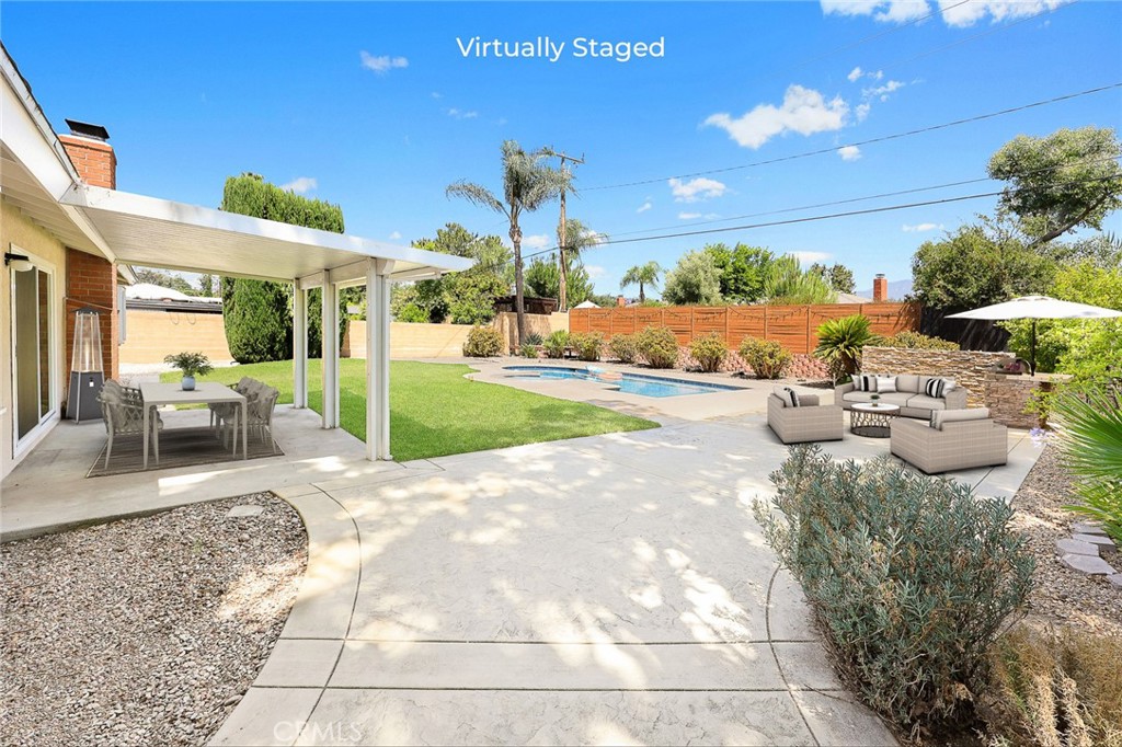 647 Ridgefield Dr