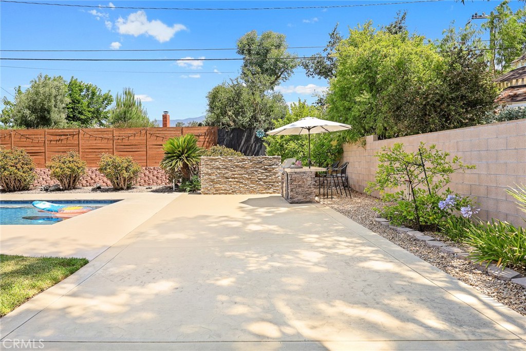 647 Ridgefield Dr