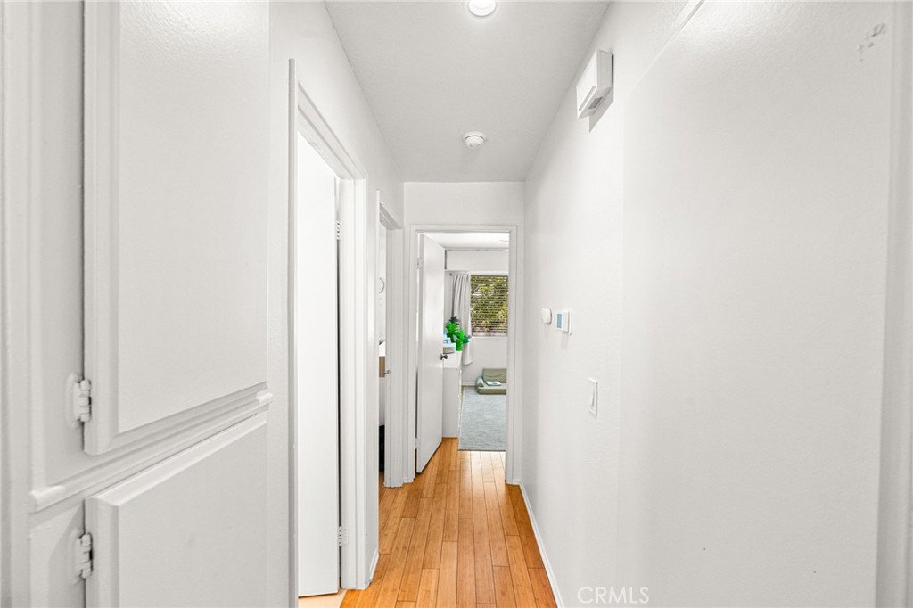 1105 W Calle De La Luna 4