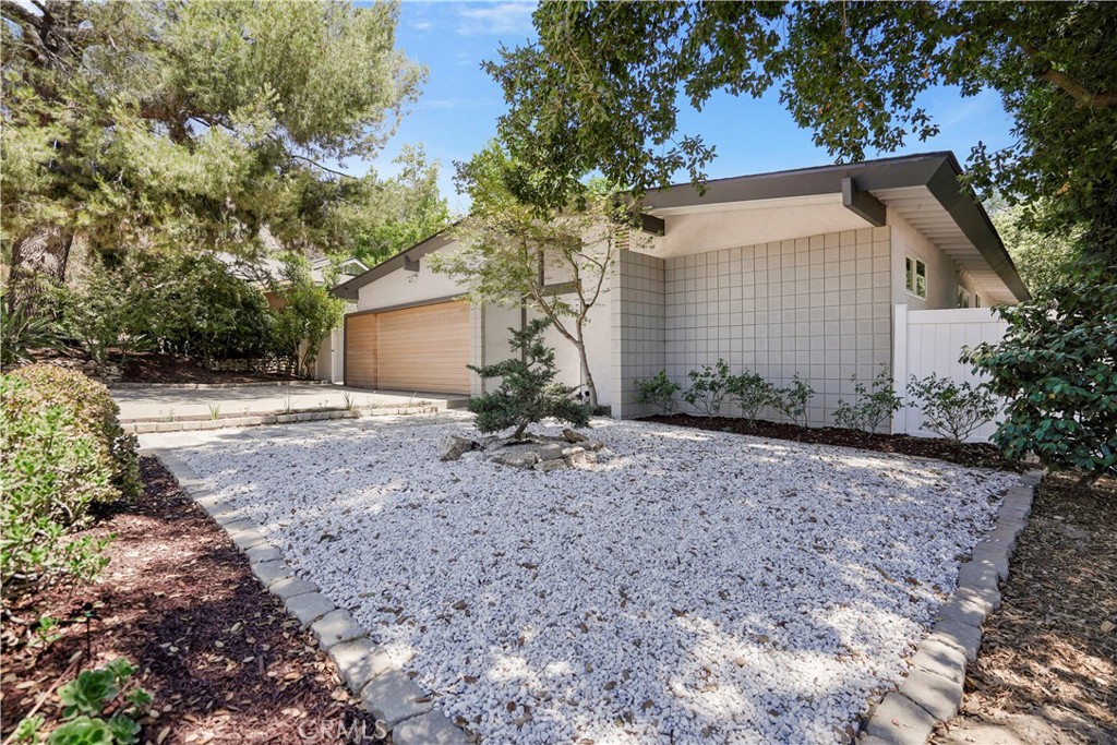 3758 Alzada Road