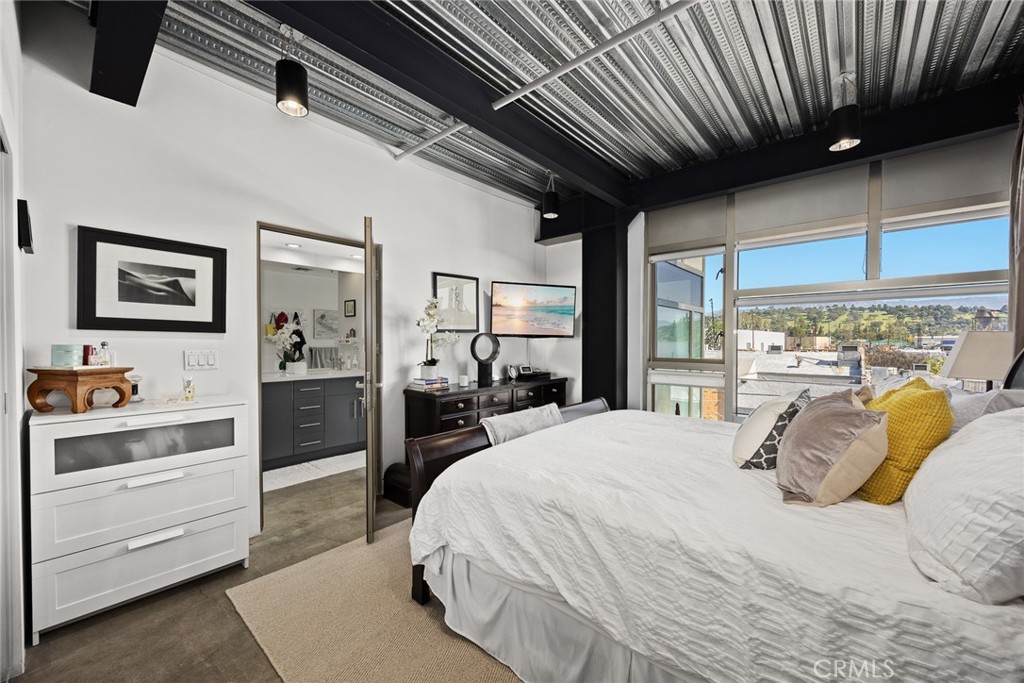 3240 Casitas Avenue