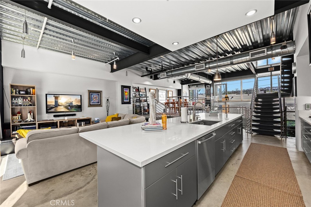 3240 Casitas Avenue