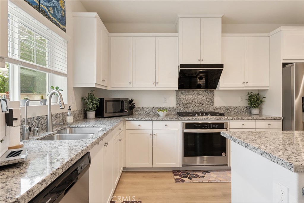 7194 Crescrendo Lane