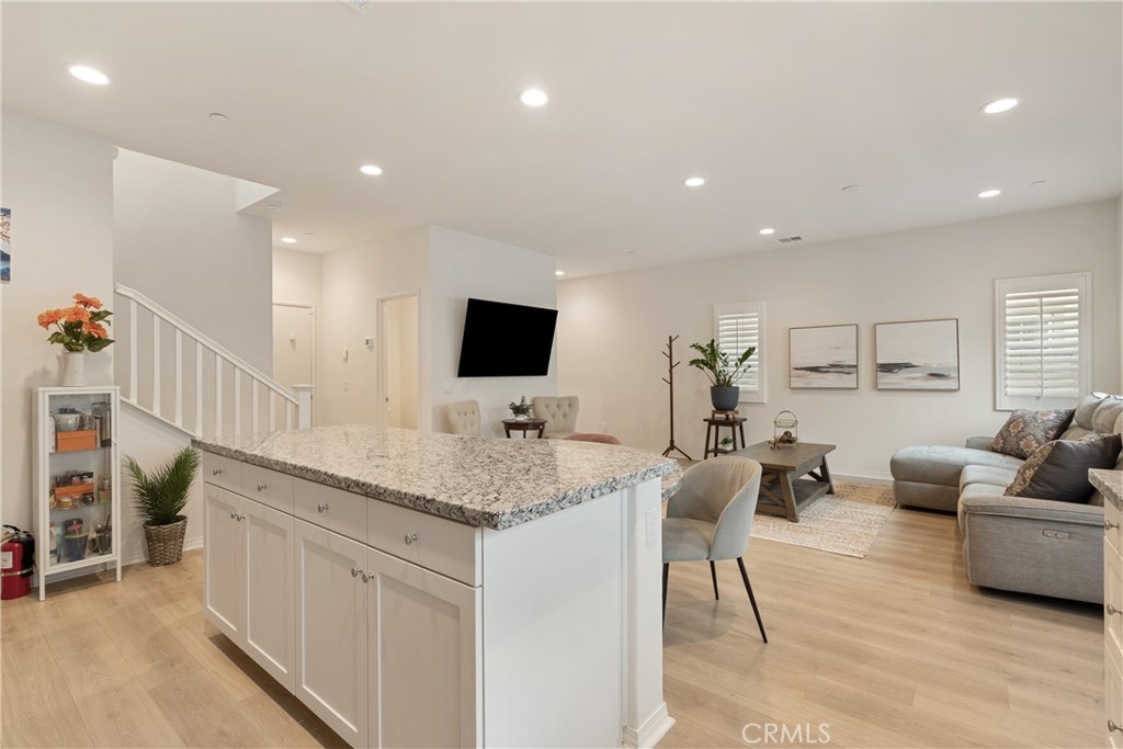 7194 Crescrendo Lane