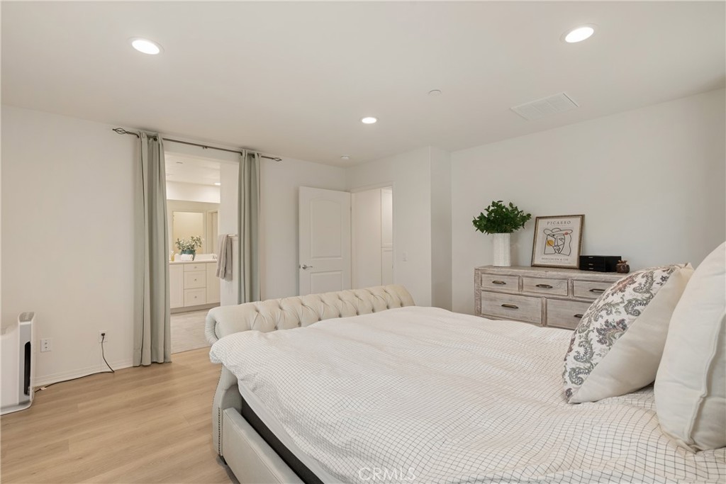 7194 Crescrendo Lane