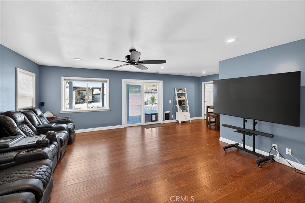 908 W Linden St.