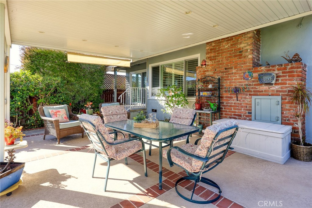 884 E Whitcomb Avenue