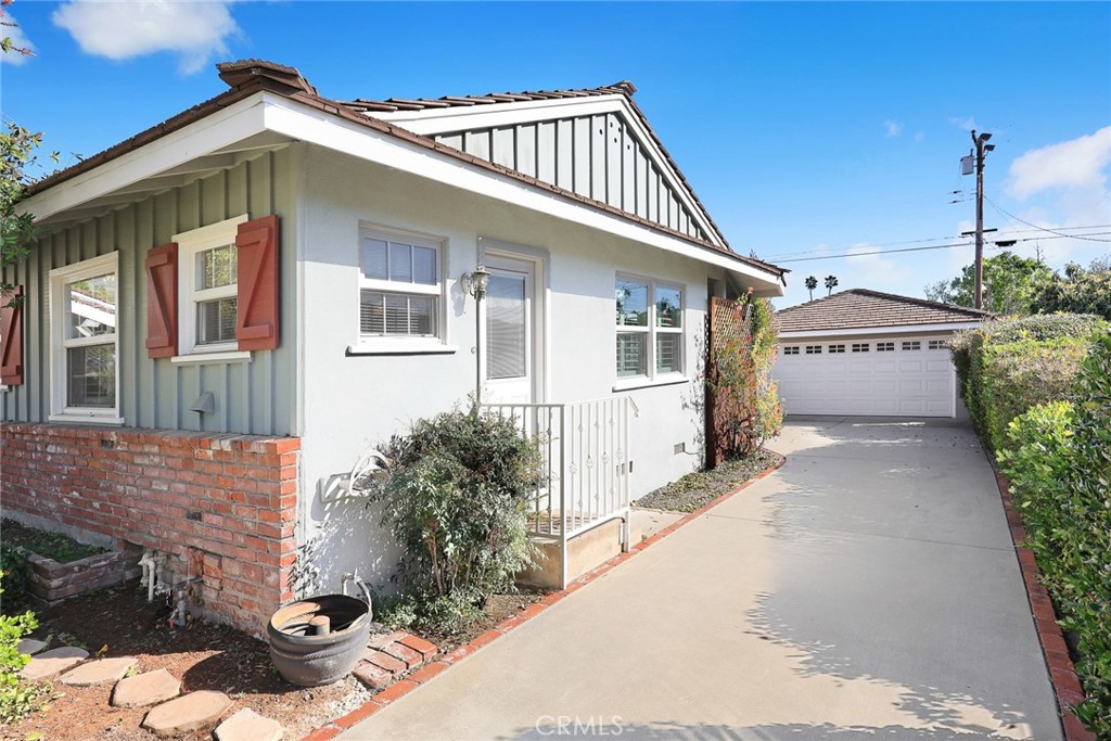 884 E Whitcomb Avenue