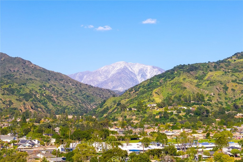 884 E Whitcomb Avenue